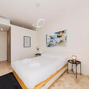  Apartment Luminoso In Porta Venezia Italy